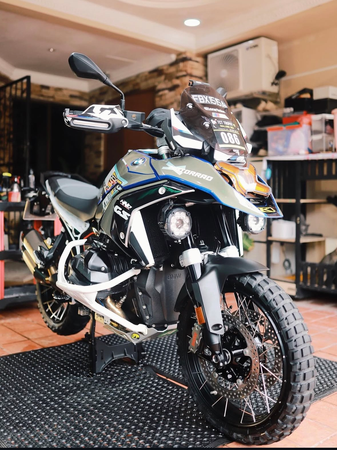MOTOSAKA Detailing motorcycle finish gallery image 11